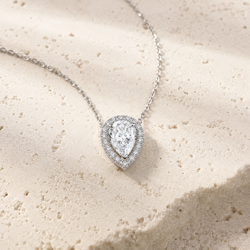 Collares con halo de diamantes cultivados en laboratorio con talla de corazón en oro blanco de 18 quilates-3