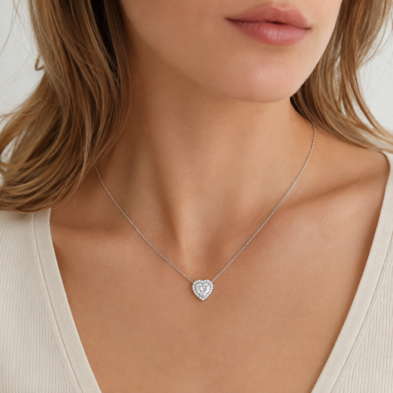 Collares con halo de diamantes cultivados en laboratorio con talla de corazón en oro blanco de 18 quilates-2