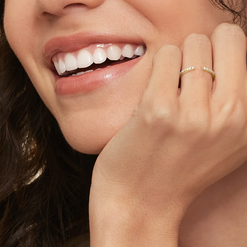 Anel de casamento em ouro 10K com diamante sintético redondo, gravação personalizada, cor F/G, clareza SI, certificado IGI.-2