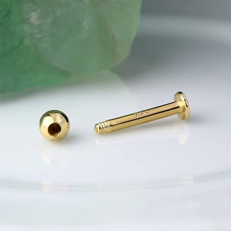 Piercing para el labio en plata de ley con bola bañada en oro amarillo-3