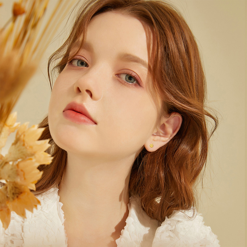 Brincos de pino com missangas em ouro branco 10K-6