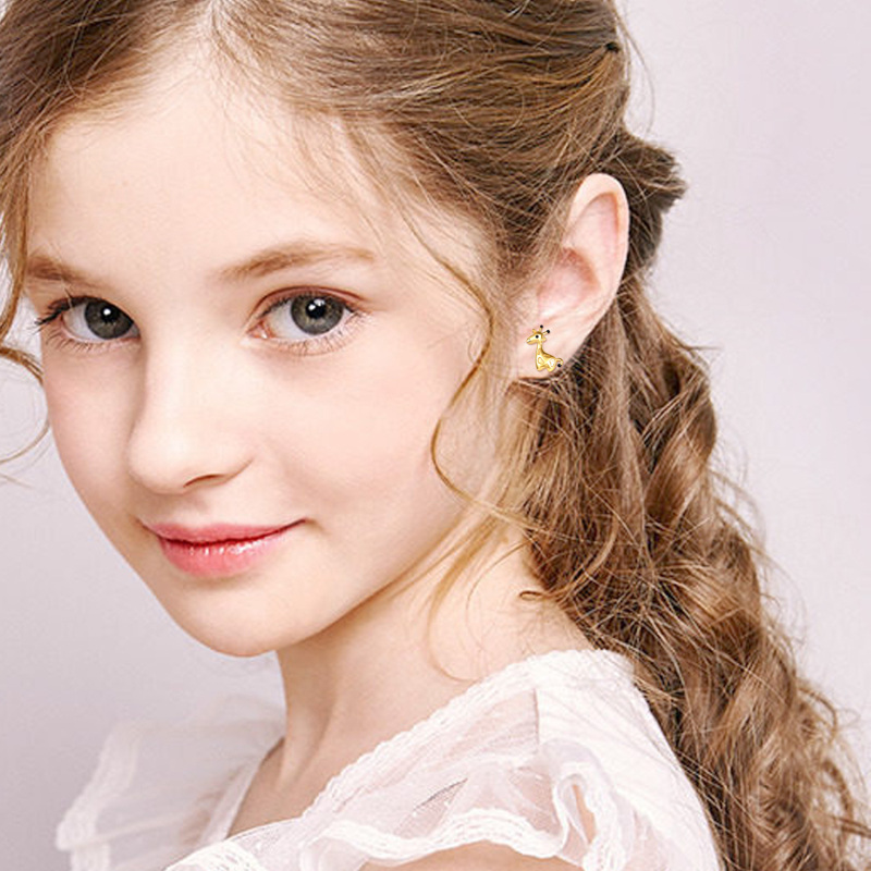 أقراط من الذهب عيار 14 قيراطًا على شكل زرافة سوداء-2