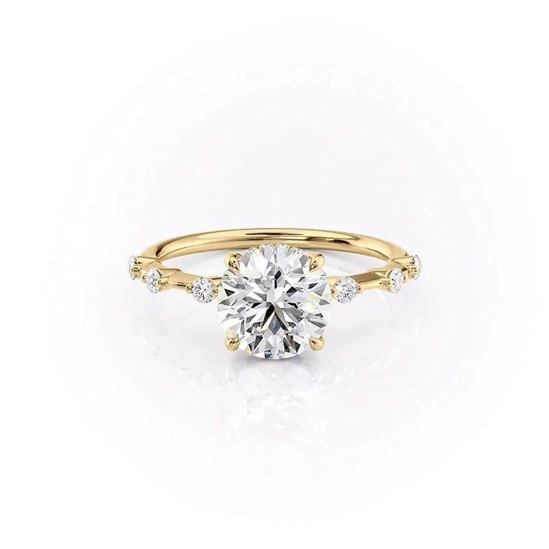 Aliança de casamento em prata de lei com banho de ouro amarelo e moissanita redonda-3