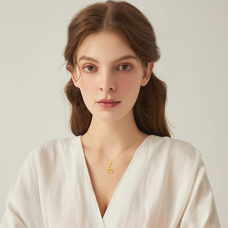 Collar con colgante de nudo celta circular de oro de 10 quilates y circonita cúbica-2