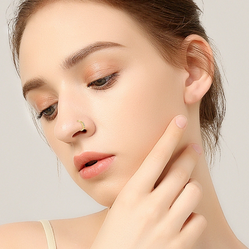 Runder Nasenring aus 10-karätigem Gold mit Diamanten-2