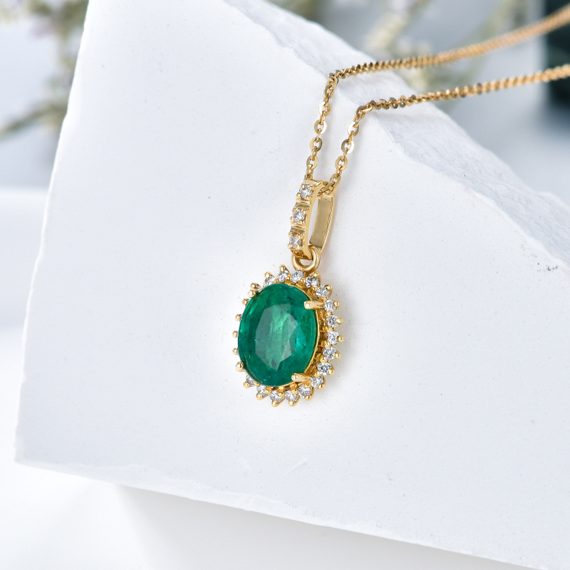 10K Gold Emerald Oval Shaped Pendant Necklace-4