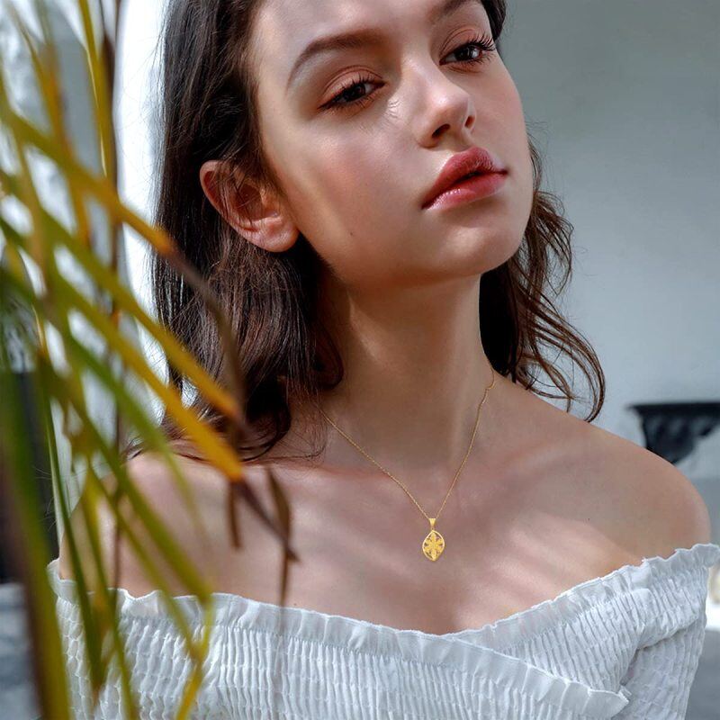 Naszyjnik z wisiorkiem w kształcie liści wykonany ze złota 10K-2