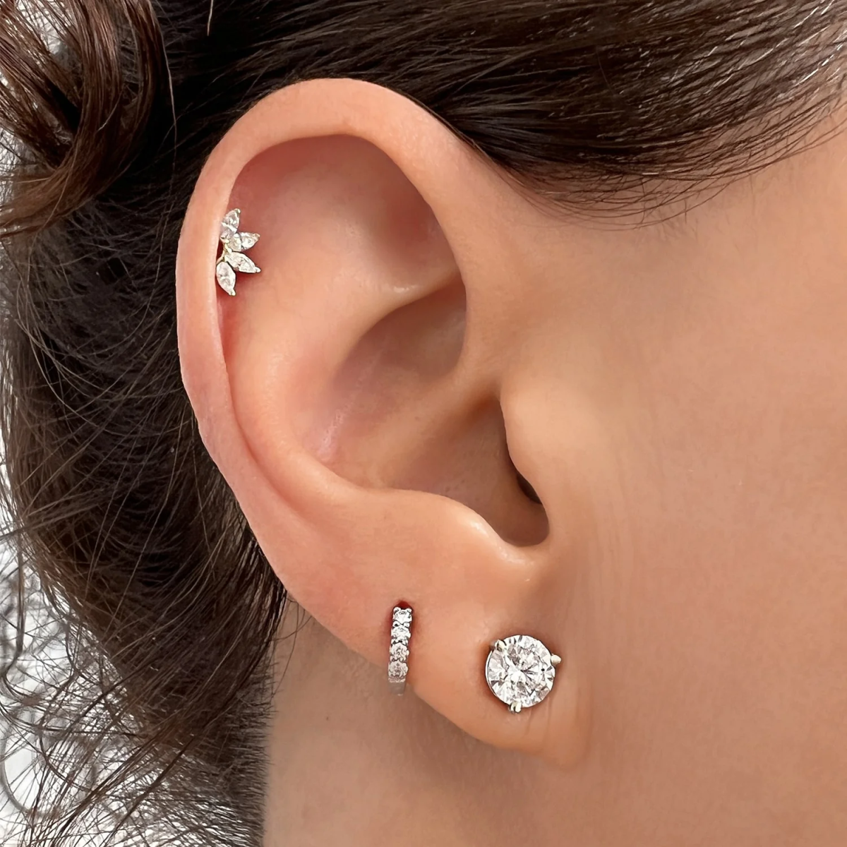 Piercing de hélice de moissanita de corte marquesa en oro de 18 quilates-2