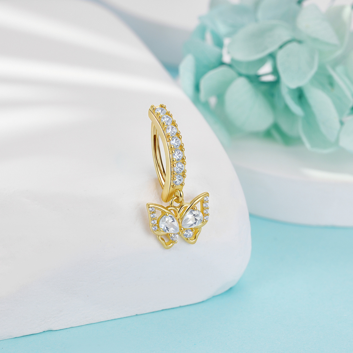 Anillo de ombligo con mariposa de moissanita bañado en oro amarillo-4
