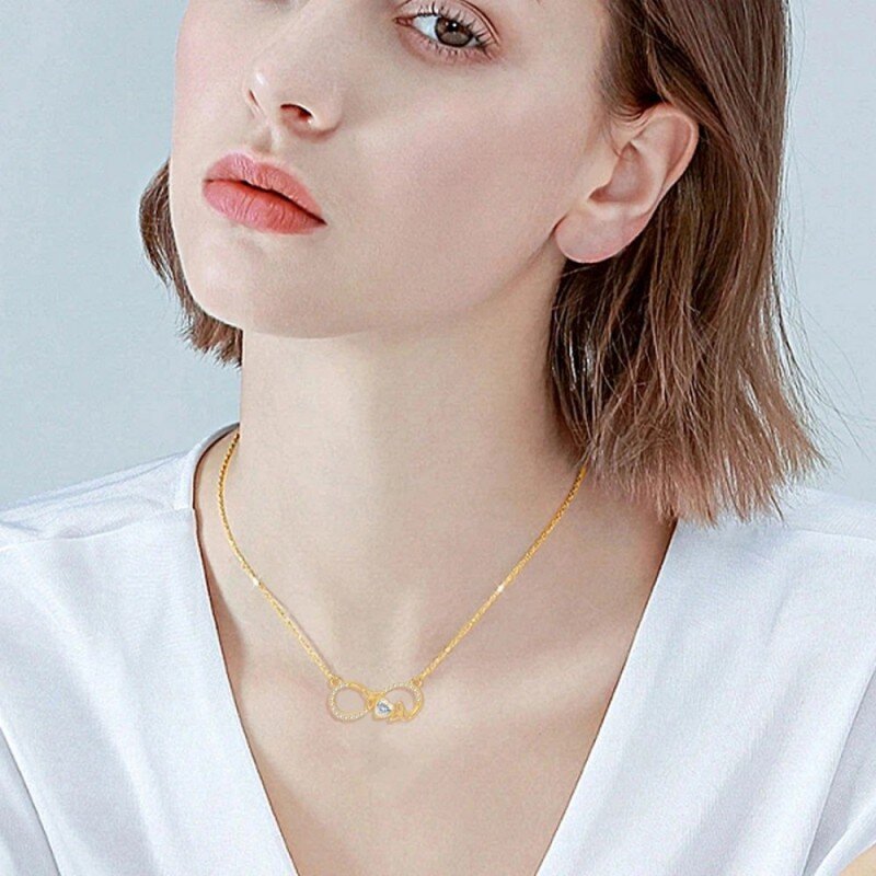 Collana con ciondolo in oro bianco 10K con nodo celtico e simbolo dell'infinito in moissanite-2