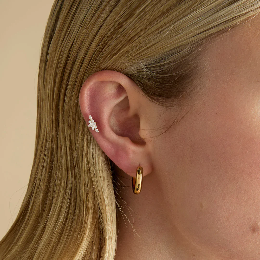 Piercing para hélice de plata de ley con hojas de moissanita bañadas en oro amarillo-2
