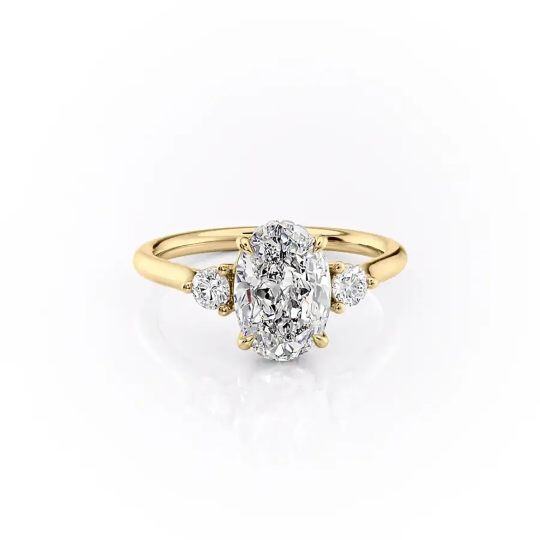 Anel de moissanite banhado a ouro amarelo e prata esterlina