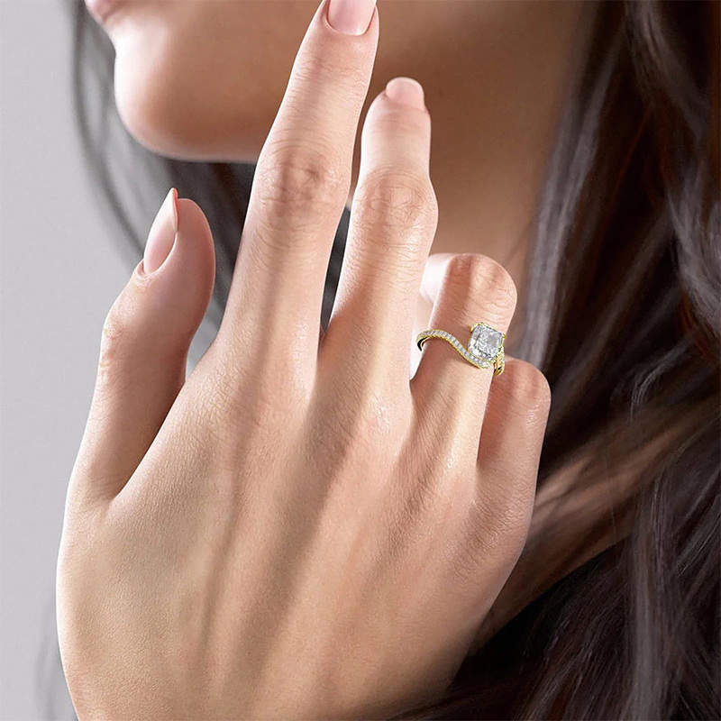 Anillo de bodas de plata de ley con baño de oro amarillo y moissanita-2