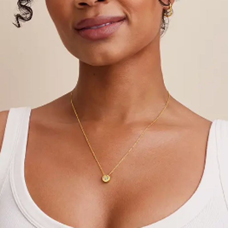 Collar con colgante circular personalizado de oro de 10 quilates con piedra natal y grabado para mujer-3