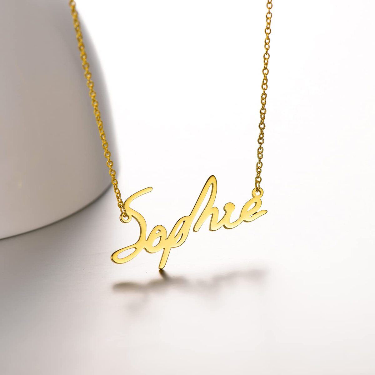 Collar colgante con nombre clásico personalizado en oro de 18 quilates-3