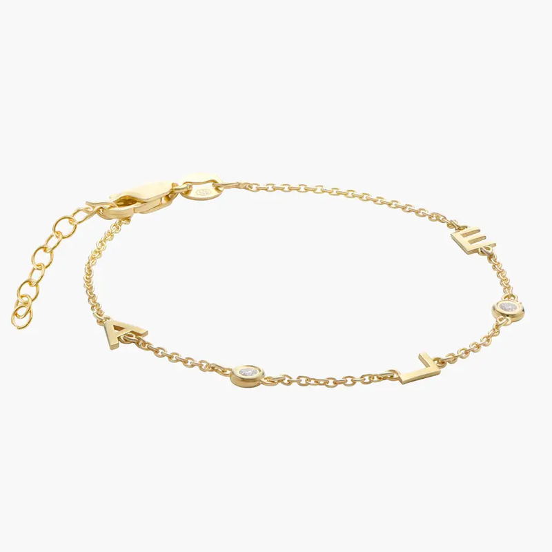 Bracelet à breloques personnalisé en vermeil doré avec initiale et zircone cubique pour femme-1