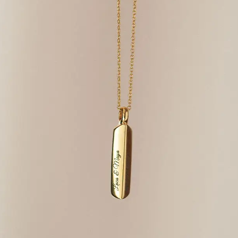 Collar con barra con nombre personalizado en oro vermeil para mujeres y hombres-3