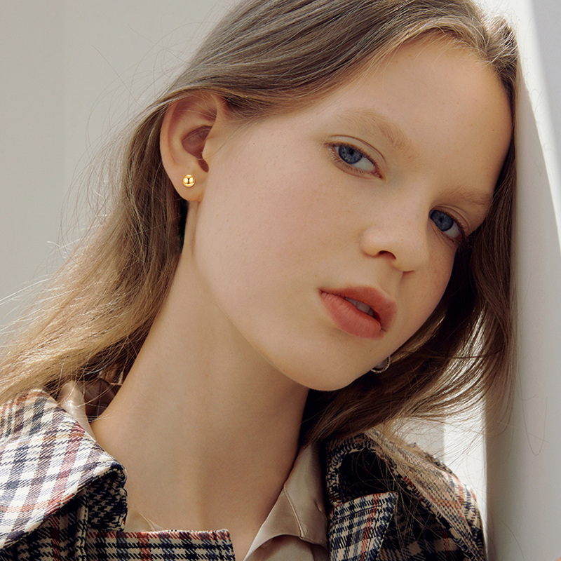 Brincos de pino redondos em ouro branco 10K-2