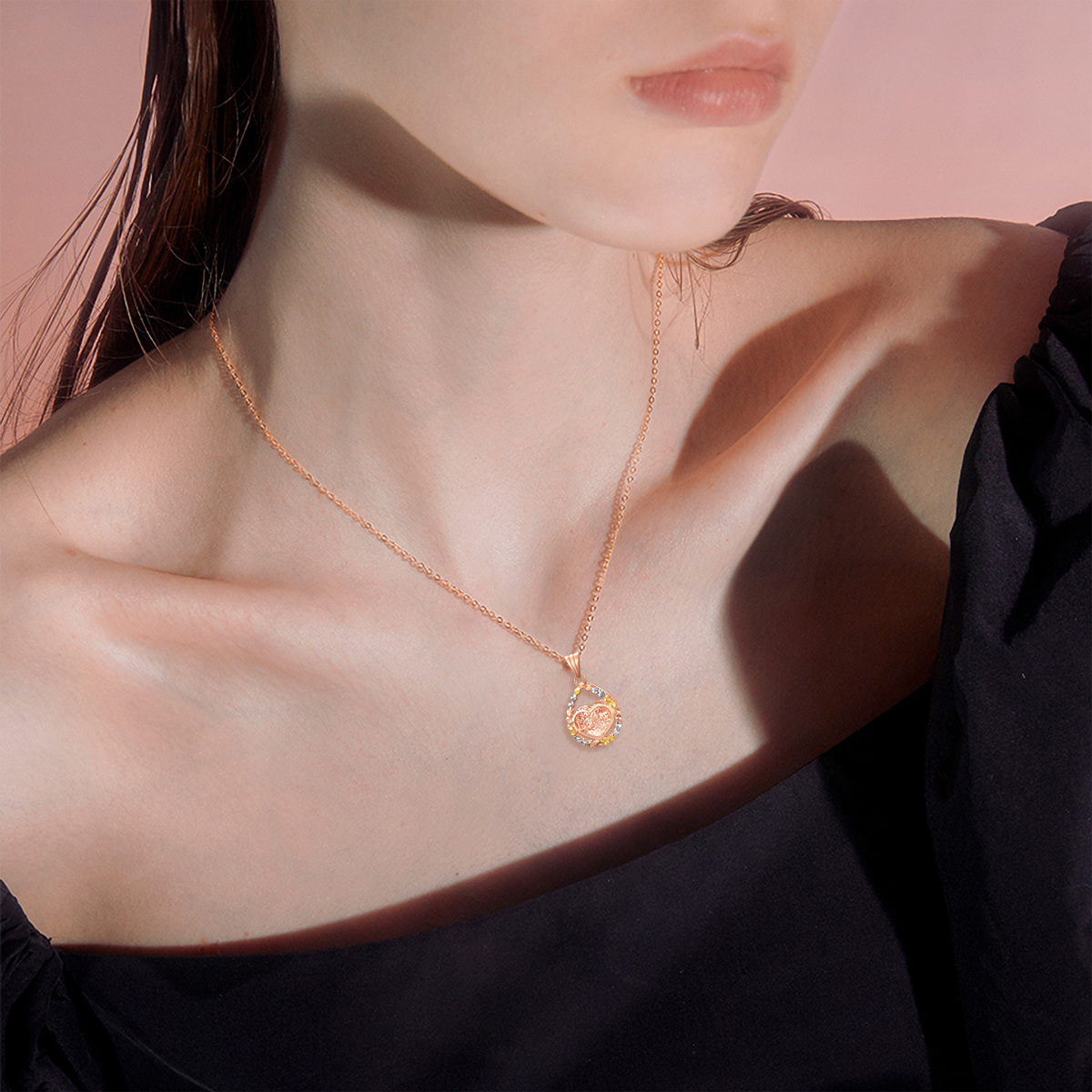 Collier en or rose 18K avec pendentif en forme de cœur en diamant-2