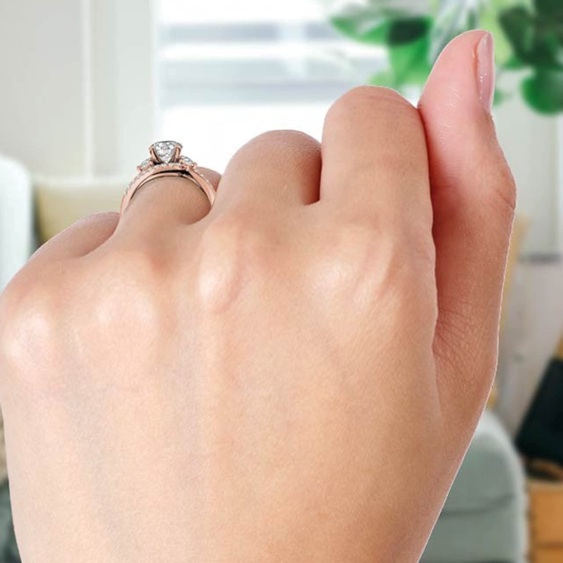 Pierścionek zaręczynowy dla pary z 14-karatowego różowego złota z moissanitem-2