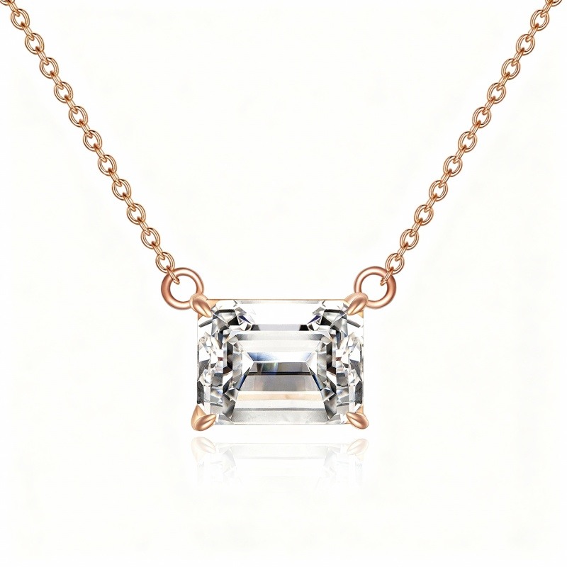 Naszyjnik z wisiorkiem z moissanitem w szlifie księżniczki z 18-karatowego różowego złota-1