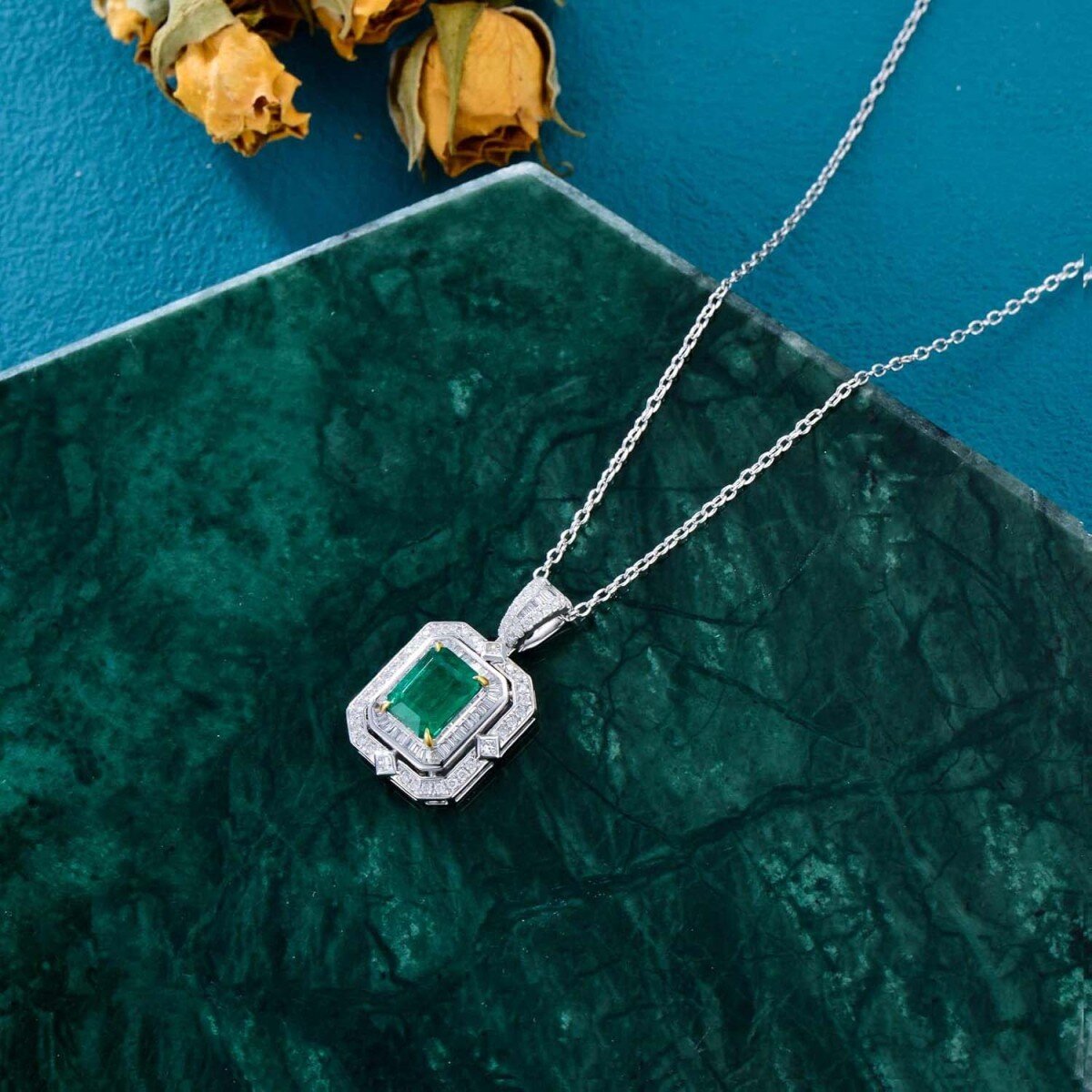 10K White Gold Emerald Square Rolo Chain Necklace for Women-4