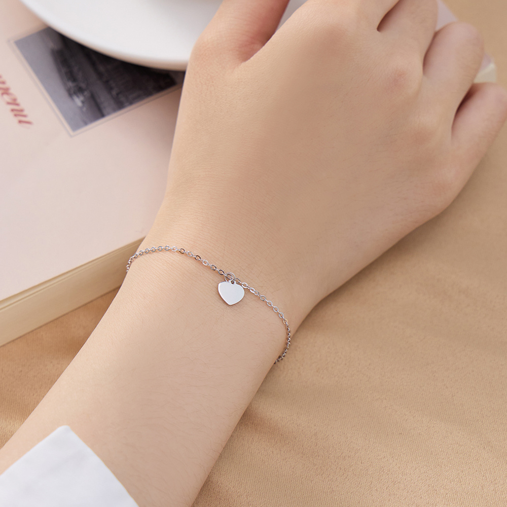 Pulseira com pingente de coração em ouro branco 10K-2