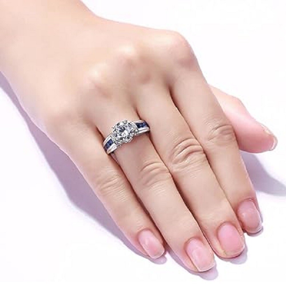 Anillo de compromiso de pareja con grabado personalizado de moissanita de oro blanco de 10 quilates-2