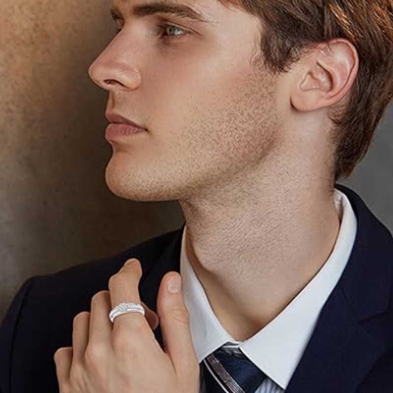 Anel de casamento personalizado com gravação em prata de lei e moissanita para homem.-2