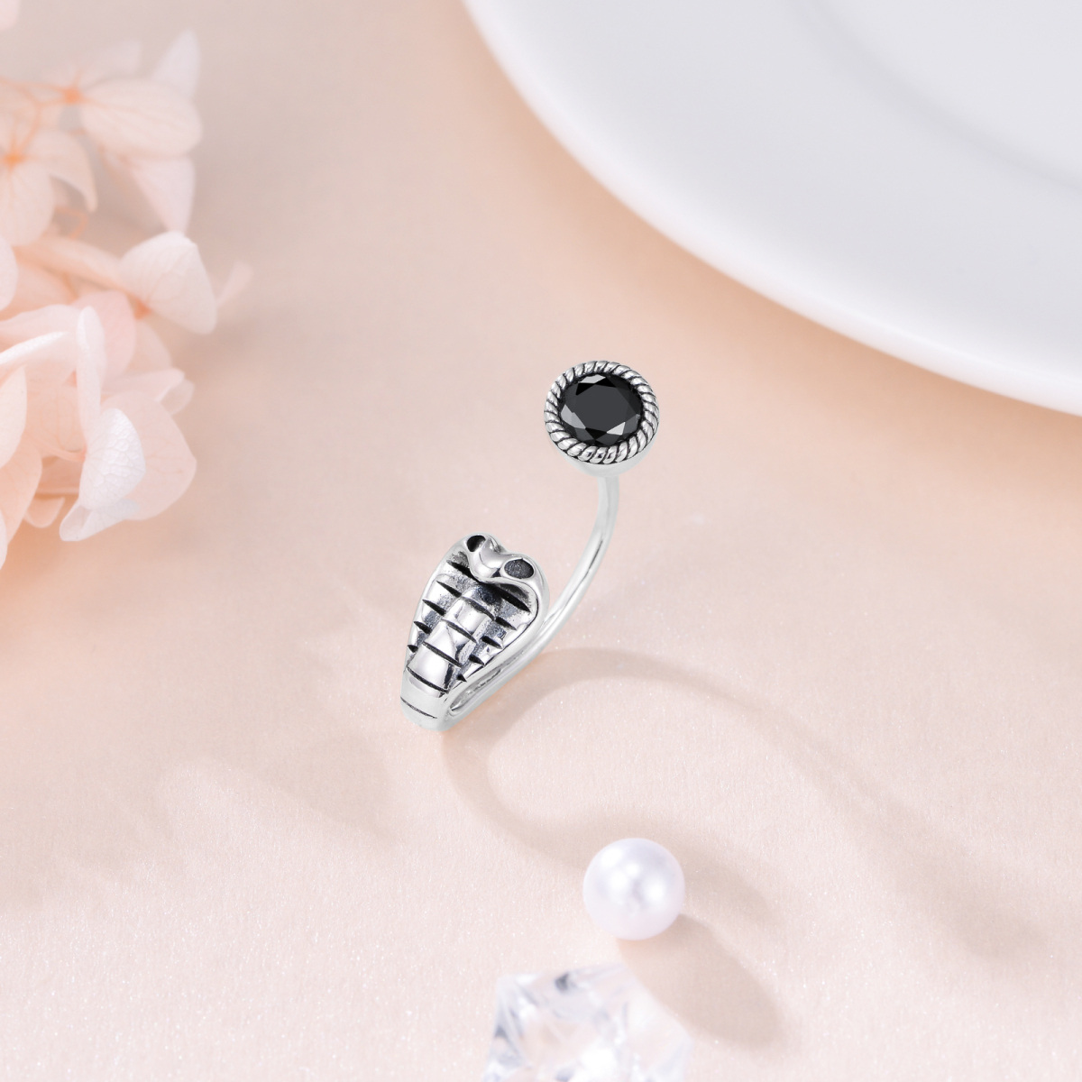 Anillo de ombligo con serpiente de obsidiana en oro blanco de 10 quilates-3