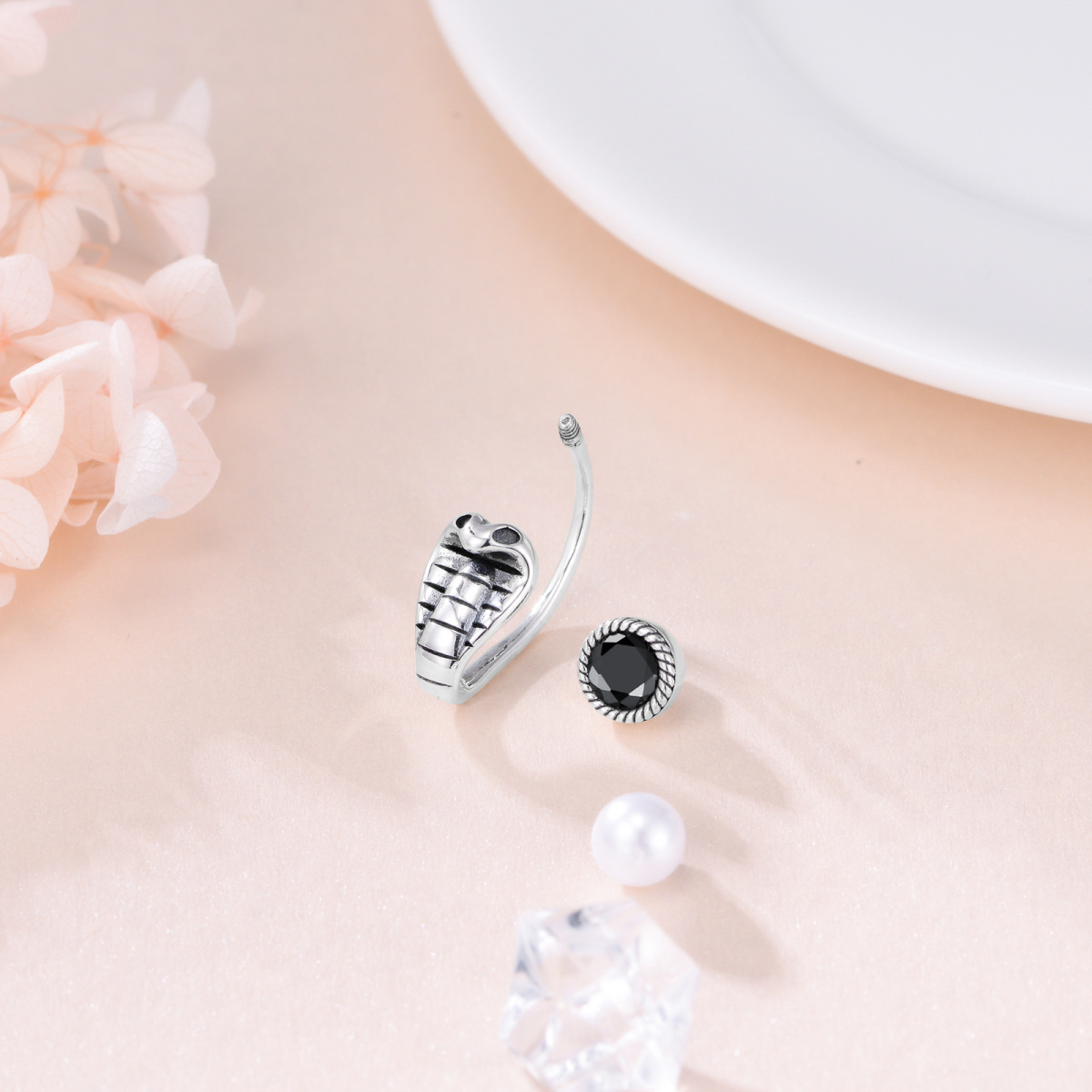 Anillo de ombligo con serpiente de obsidiana en oro blanco de 10 quilates-4