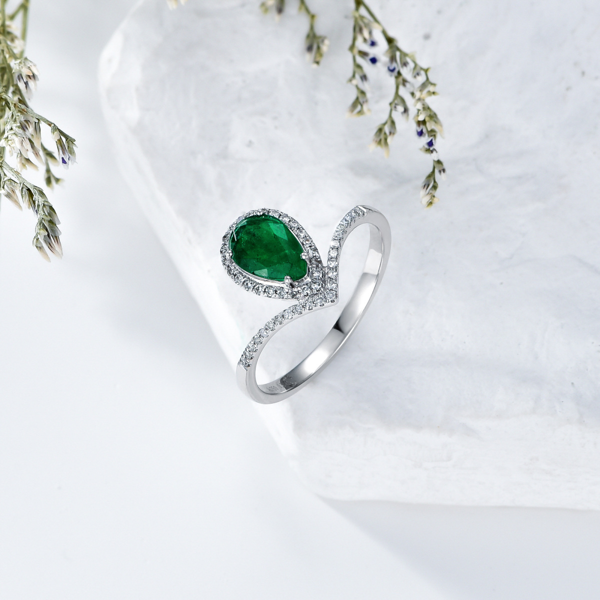 18K White Gold Pear Shaped Emerald Drop Shape Engagement Ring-4