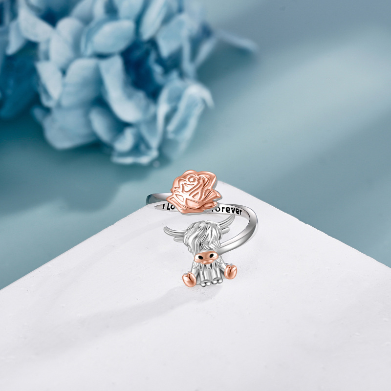 Anillo abierto de plata de ley en dos tonos con diseño de vaca de las Tierras Altas y rosa con palabra grabada para mujer-2