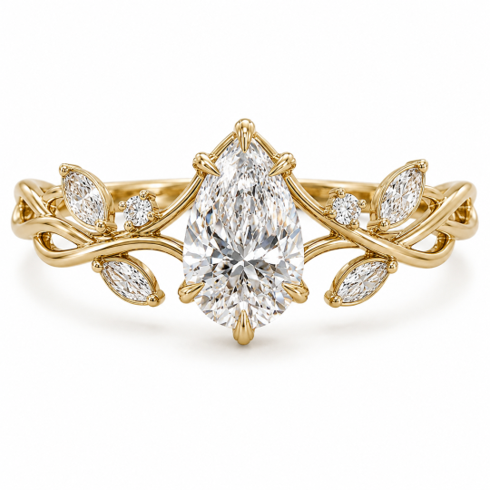 Anel de Noivado Personalizado Ivy, Inspirado na Natureza, em Prata de Lei com Banho de Ouro Amarelo e Diamante Sintético em Forma de Pera de 1 a 3 Quilates