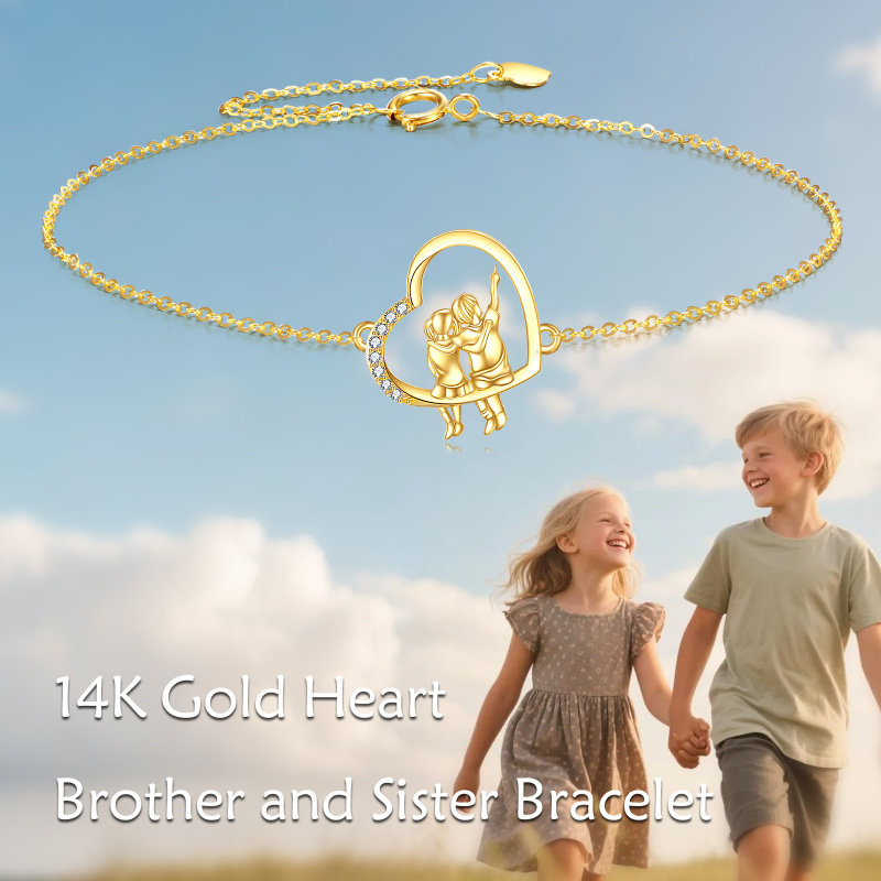 Bracelet à breloques en or 18K avec zircone cubique représentant un frère et une sœur ainsi qu'un cœur-5