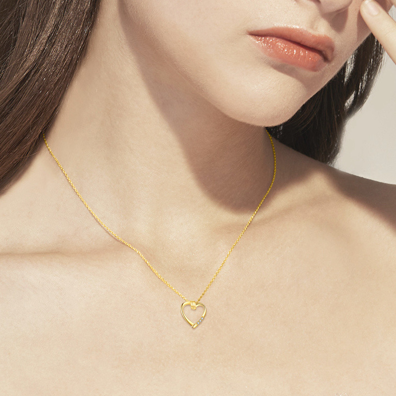 Collar con colgante de corazón de circonita cúbica en oro de 10 quilates-2
