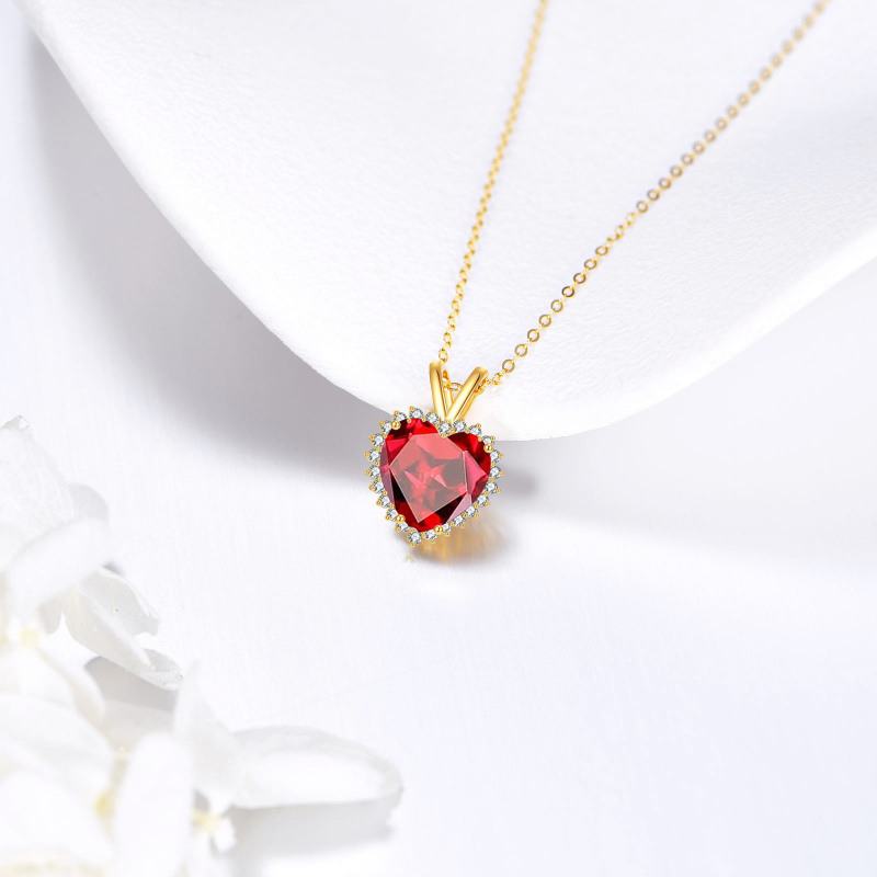 Collier avec pendentif en forme de cœur en or 18K et zircon cubique-4