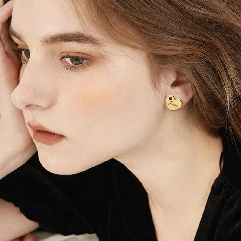 Aretes de tachuelas de corazón con oro de 14 quilates, circonitas cúbicas personalizadas, grabado y diseño de corazón-2