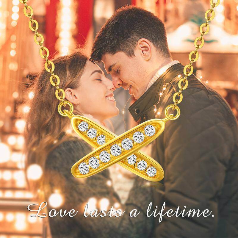 Collar con colgante de letra inicial personalizada con circonita cúbica de oro de 18 quilates-6