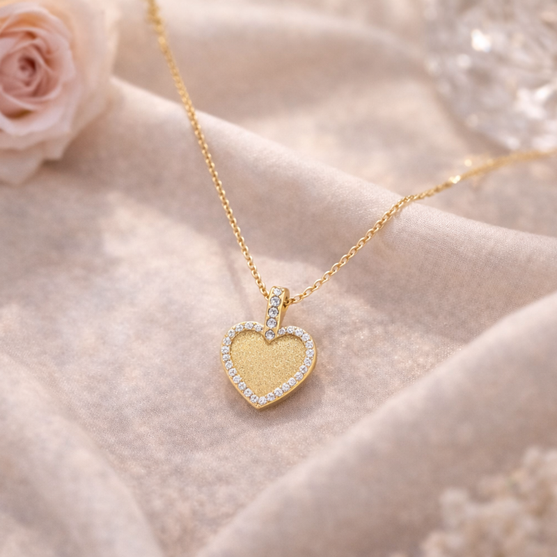 Collar con colgante de corazón de diamantes de laboratorio de oro de 14 quilates-3