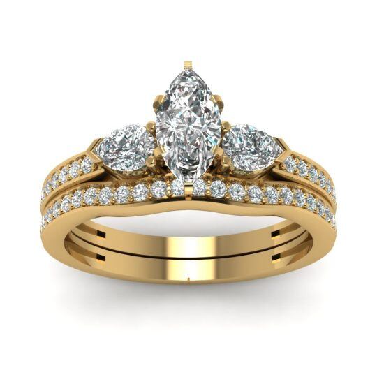 Anillo de compromiso con moissanita talla marquesa en oro de 14 quilates