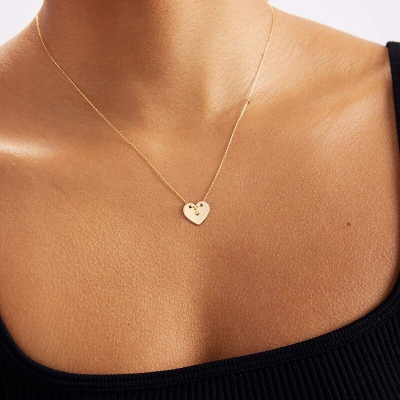 Collier avec pendentif en forme de cœur en or 18K et moissanite-2