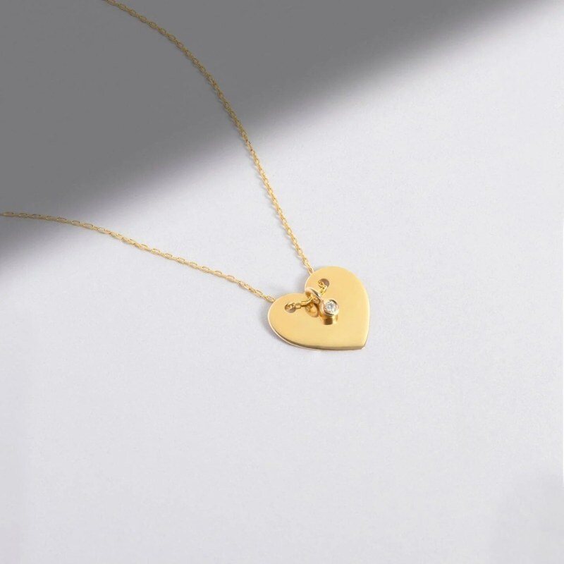 Collier avec pendentif en forme de cœur en or 18K et moissanite-3