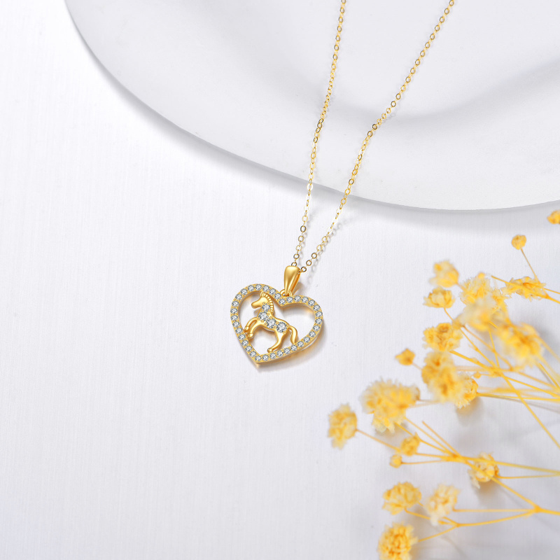 Collier pendentif cheval et cœur en or 14K avec moissanite-3