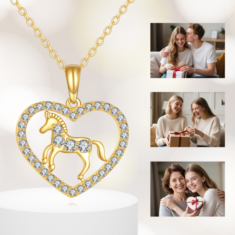 Collier pendentif cheval et cœur en or 14K avec moissanite-4
