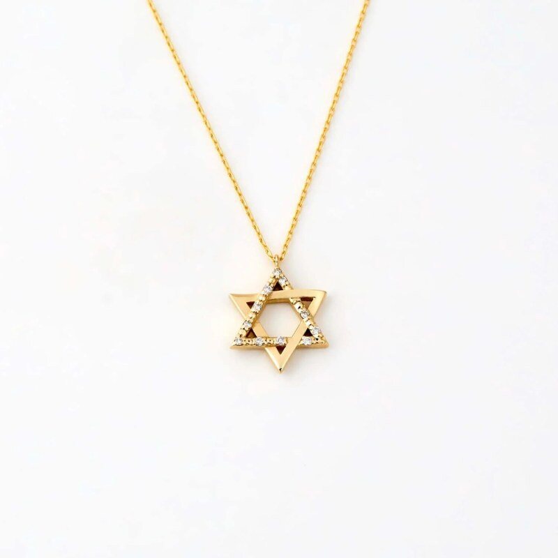 Halskette mit Anhänger in Form eines Davidsterns aus 14-karätigem Gold mit Moissanit.-1