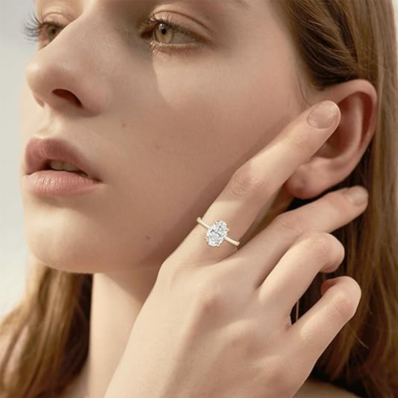 Anillo de compromiso de moissanita con corte ovalado en oro de 18 quilates-2
