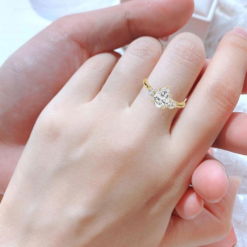 18K Gold Pear Cut Moissanite Engagement Ring-2