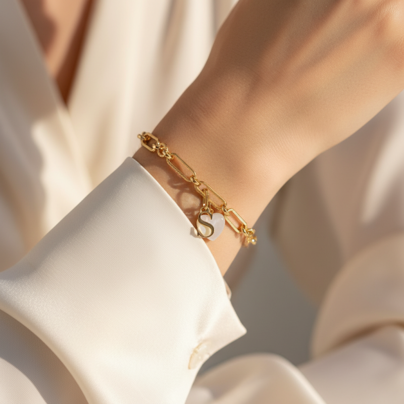 Pulsera de abalorios personalizada en oro de 14 quilates con piedra de nacimiento y letra inicial-3