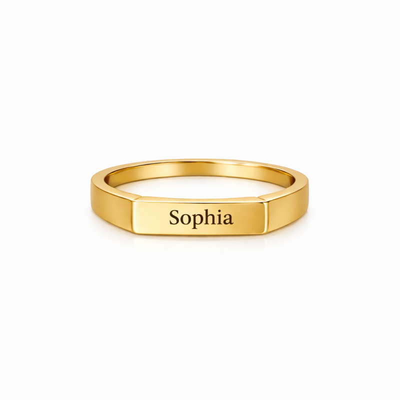 Anillo con inicial personalizada grabada en oro de 10 quilates-1